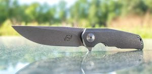 black pocket knife